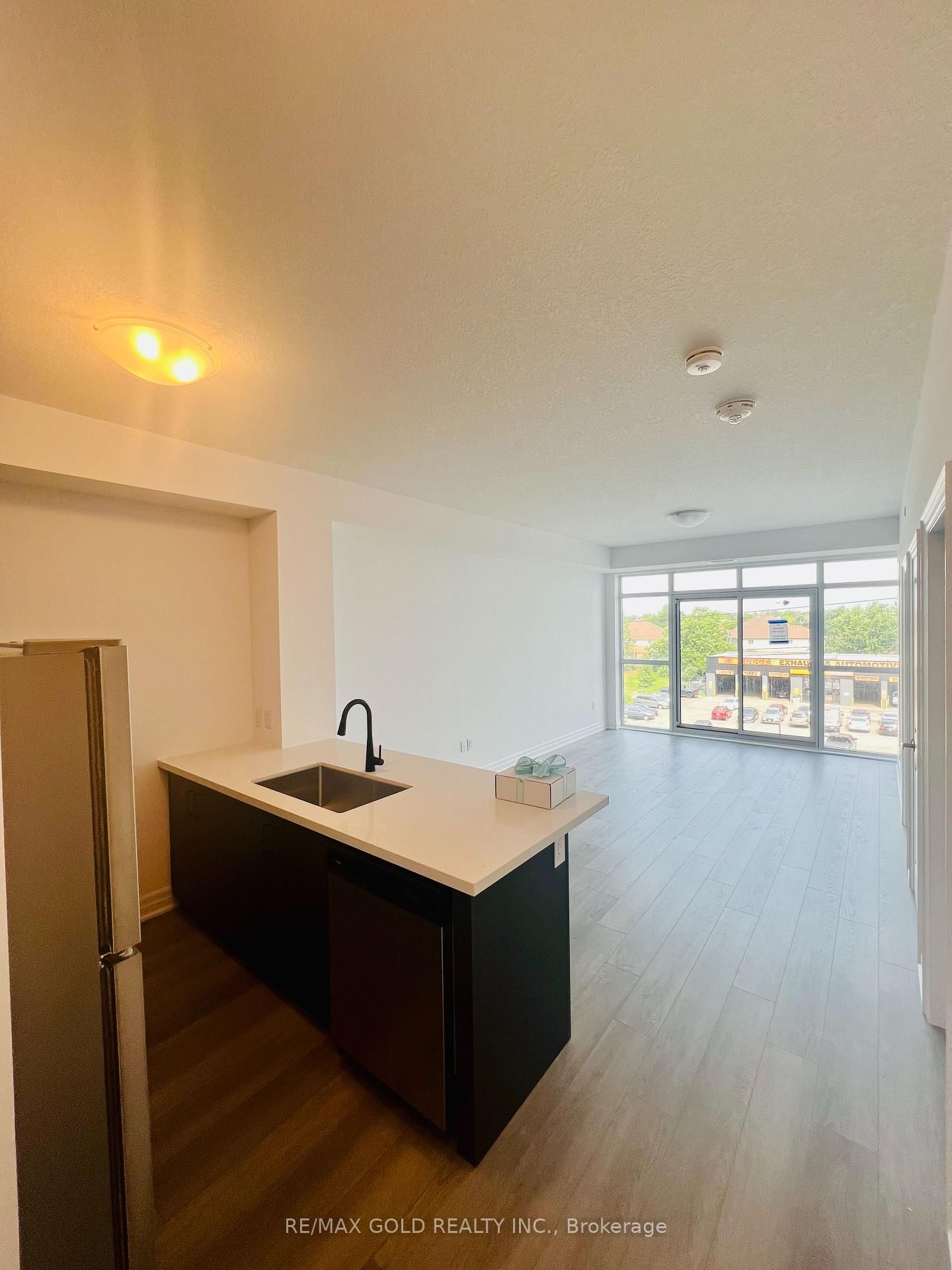 460 Dundas Street E, Unit 404 - Photo 10