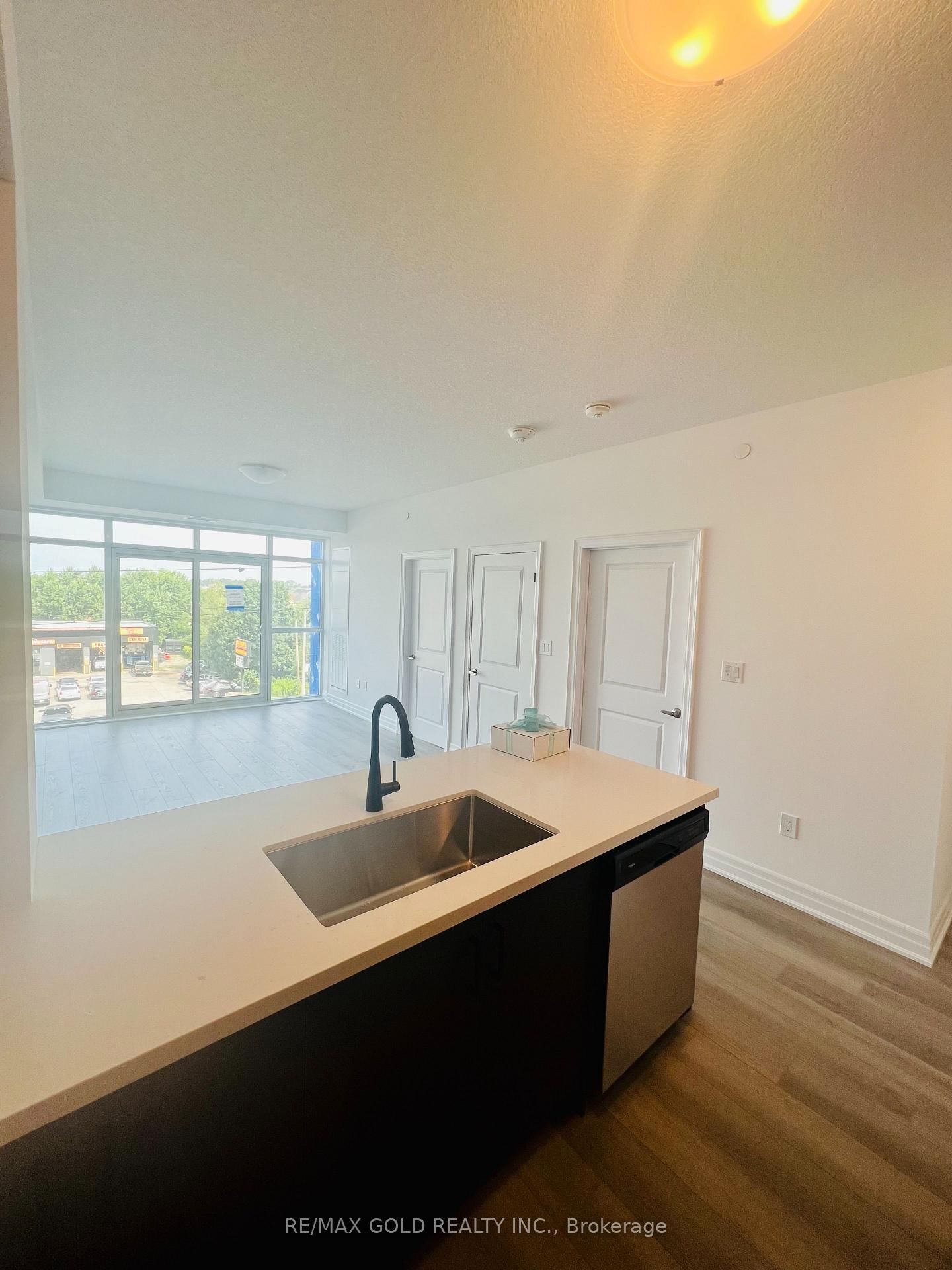 460 Dundas Street E, Unit 404 - Photo 9