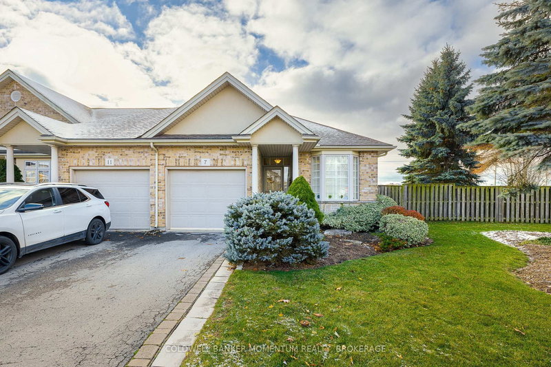 7 Willowlanding Crt, Welland, L3C 7L7 | Image 2