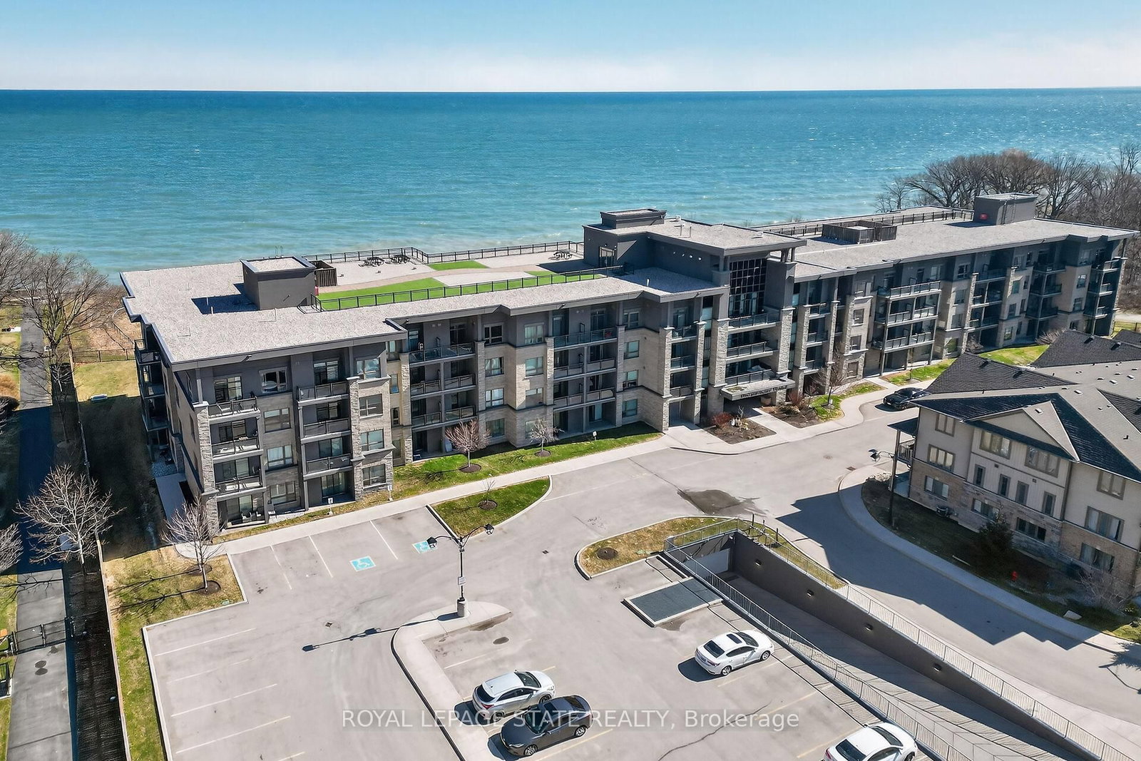 35 Southshore Crescent