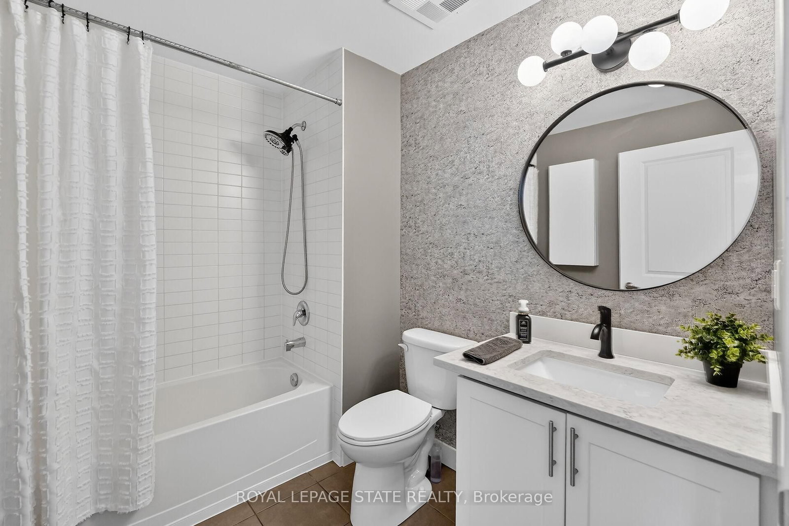 35 Southshore Crescent, Unit 327 - Photo 21