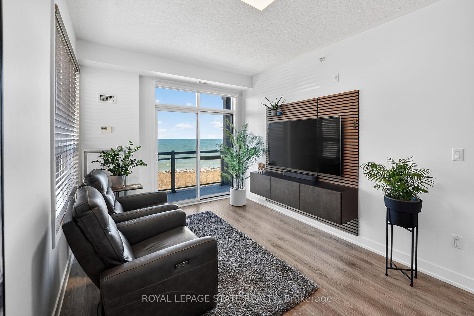 35 Southshore Crescent, Unit 327 - Photo 5