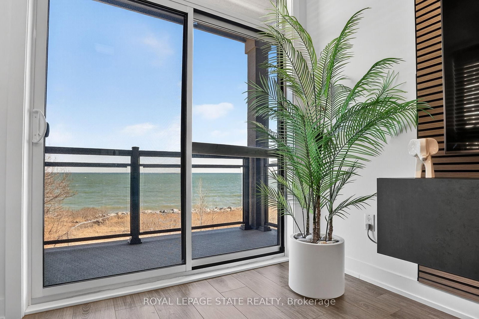 35 Southshore Crescent, Unit 327 - Photo 9