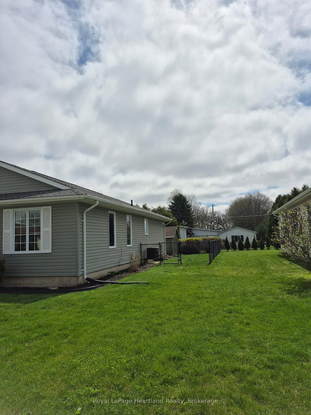 459 Richard Crescent