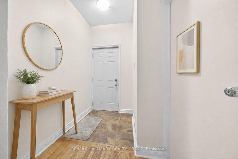 212 Arlington Ave, Ottawa, K1R 5S9 | Image 2