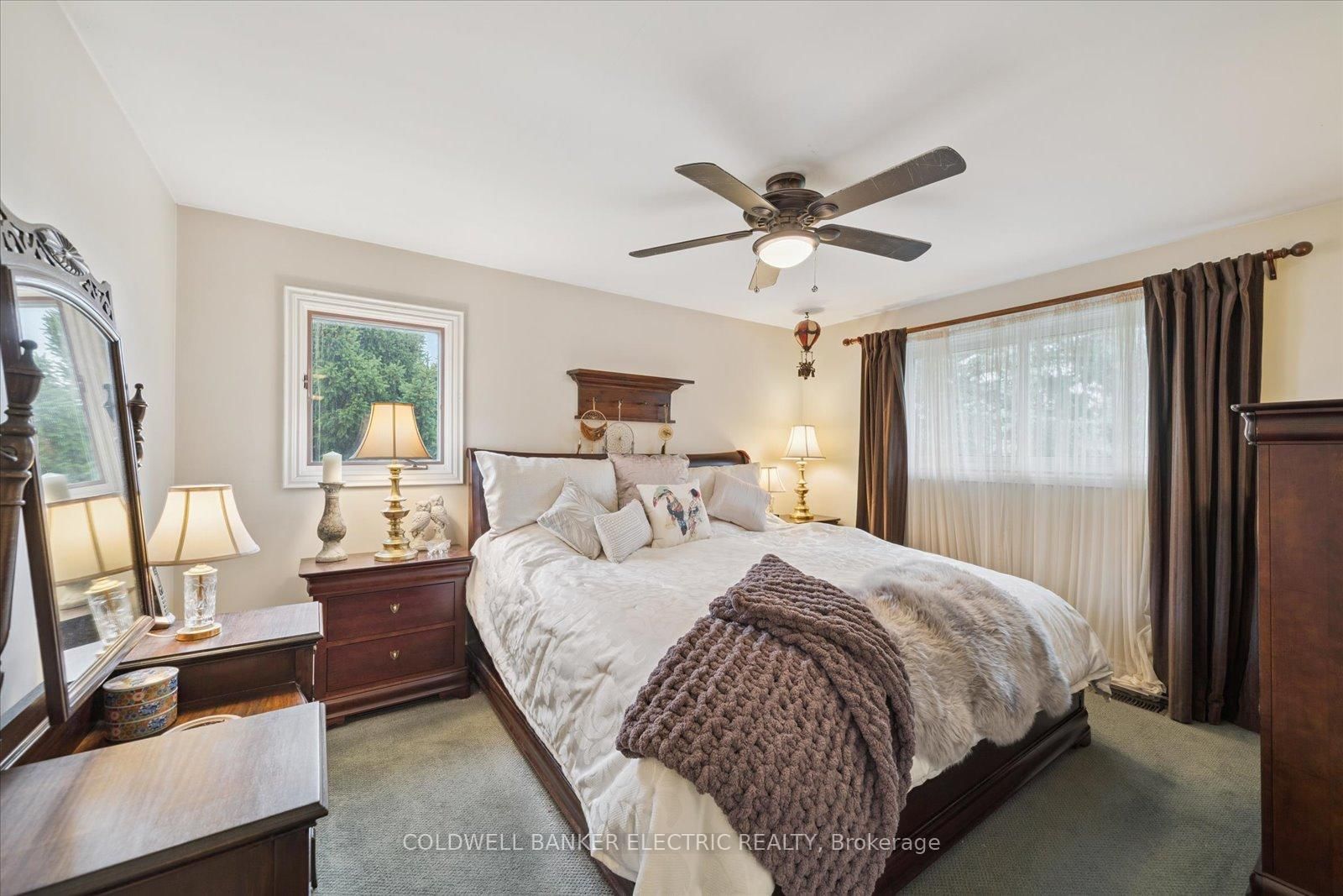 Detached House for sale at 11 Bayleaf Court, Peterborough, Ontario, K9K 1A2 - Monaghan Ward 2 - MLS: X12940252