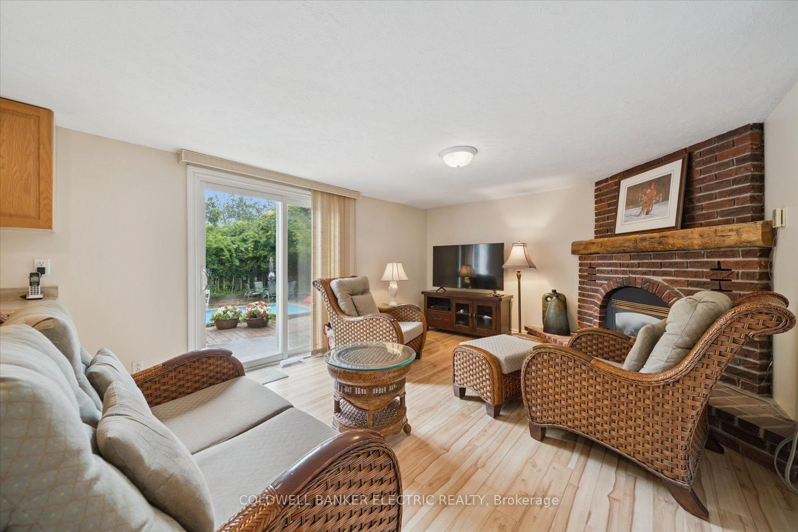 Detached House for sale at 11 Bayleaf Court, Peterborough, Ontario, K9K 1A2 - Monaghan Ward 2 - MLS: X12940252