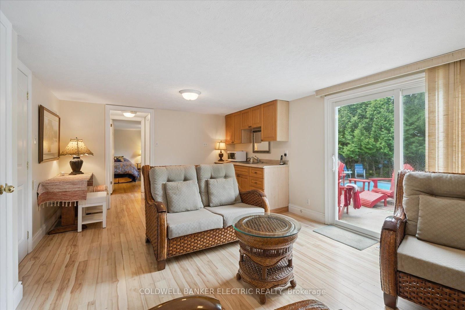 Detached House for sale at 11 Bayleaf Court, Peterborough, Ontario, K9K 1A2 - Monaghan Ward 2 - MLS: X12940252