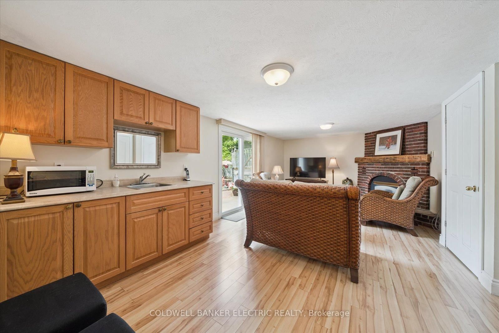 Detached House for sale at 11 Bayleaf Court, Peterborough, Ontario, K9K 1A2 - Monaghan Ward 2 - MLS: X12940252