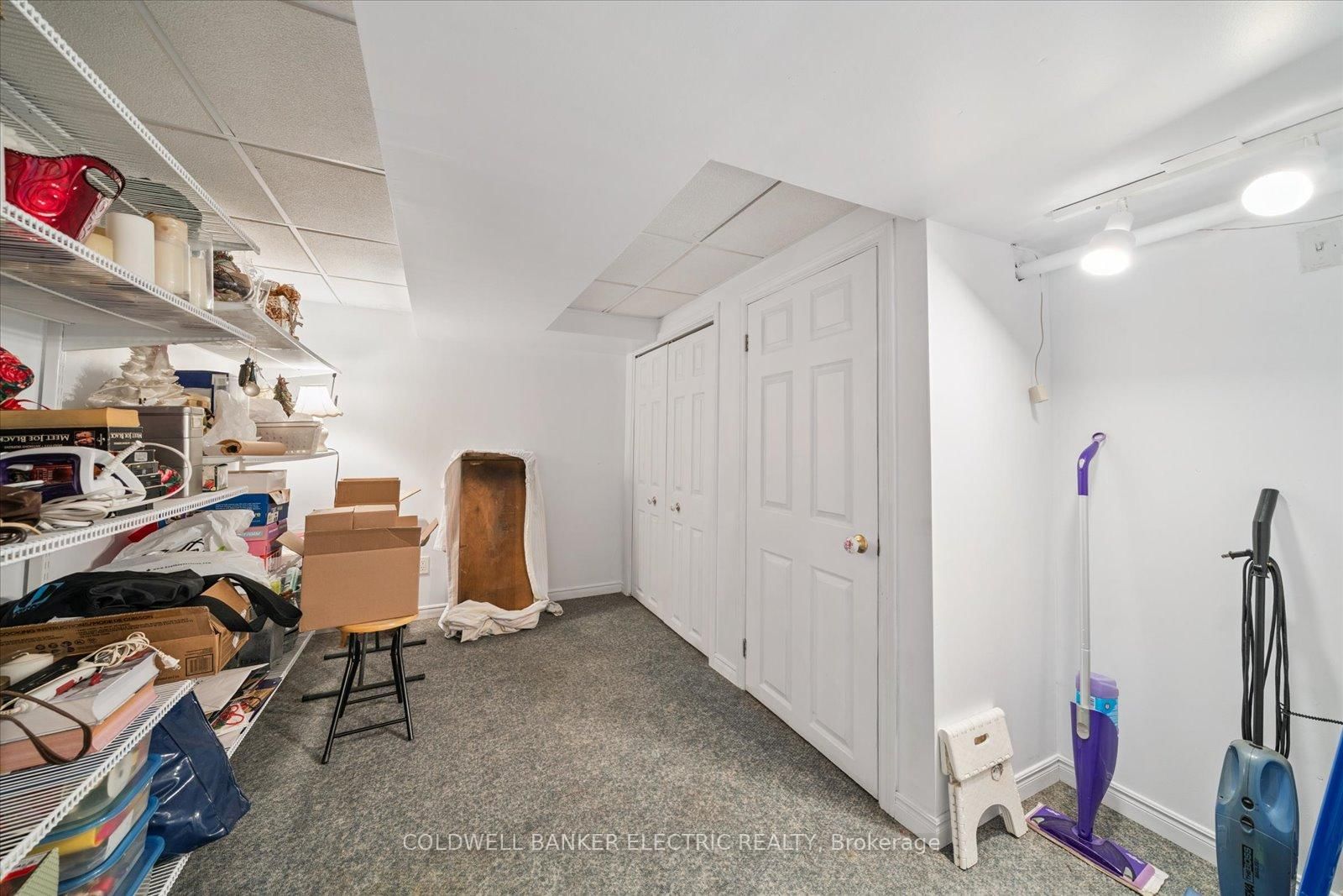 Detached House for sale at 11 Bayleaf Court, Peterborough, Ontario, K9K 1A2 - Monaghan Ward 2 - MLS: X12940252