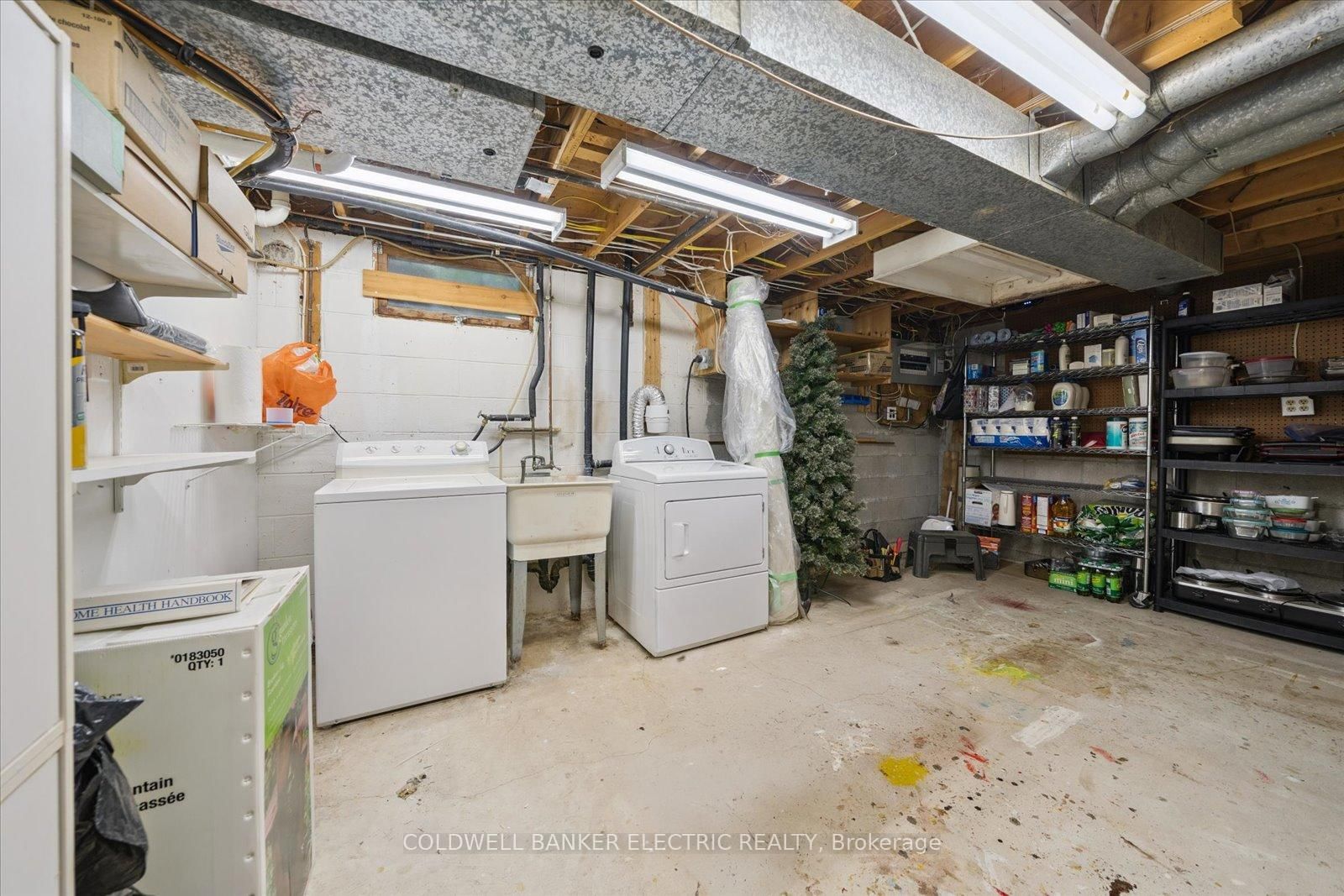 Detached House for sale at 11 Bayleaf Court, Peterborough, Ontario, K9K 1A2 - Monaghan Ward 2 - MLS: X12940252