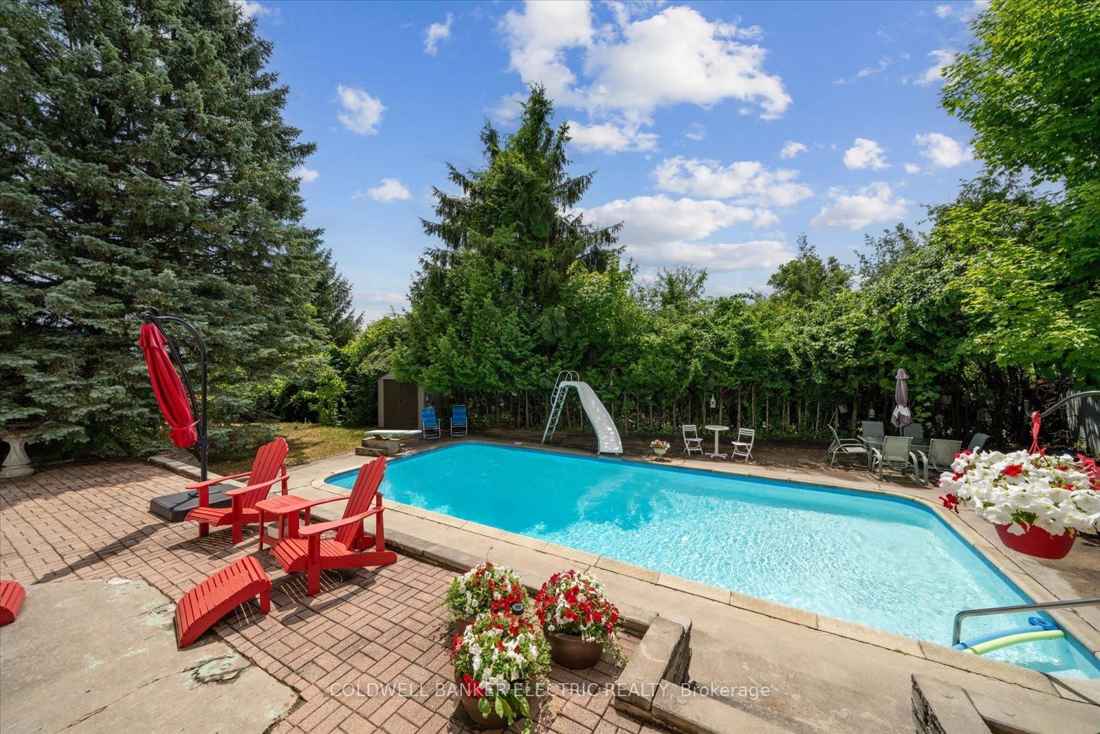 Detached House for sale at 11 Bayleaf Court, Peterborough, Ontario, K9K 1A2 - Monaghan Ward 2 - MLS: X12940252