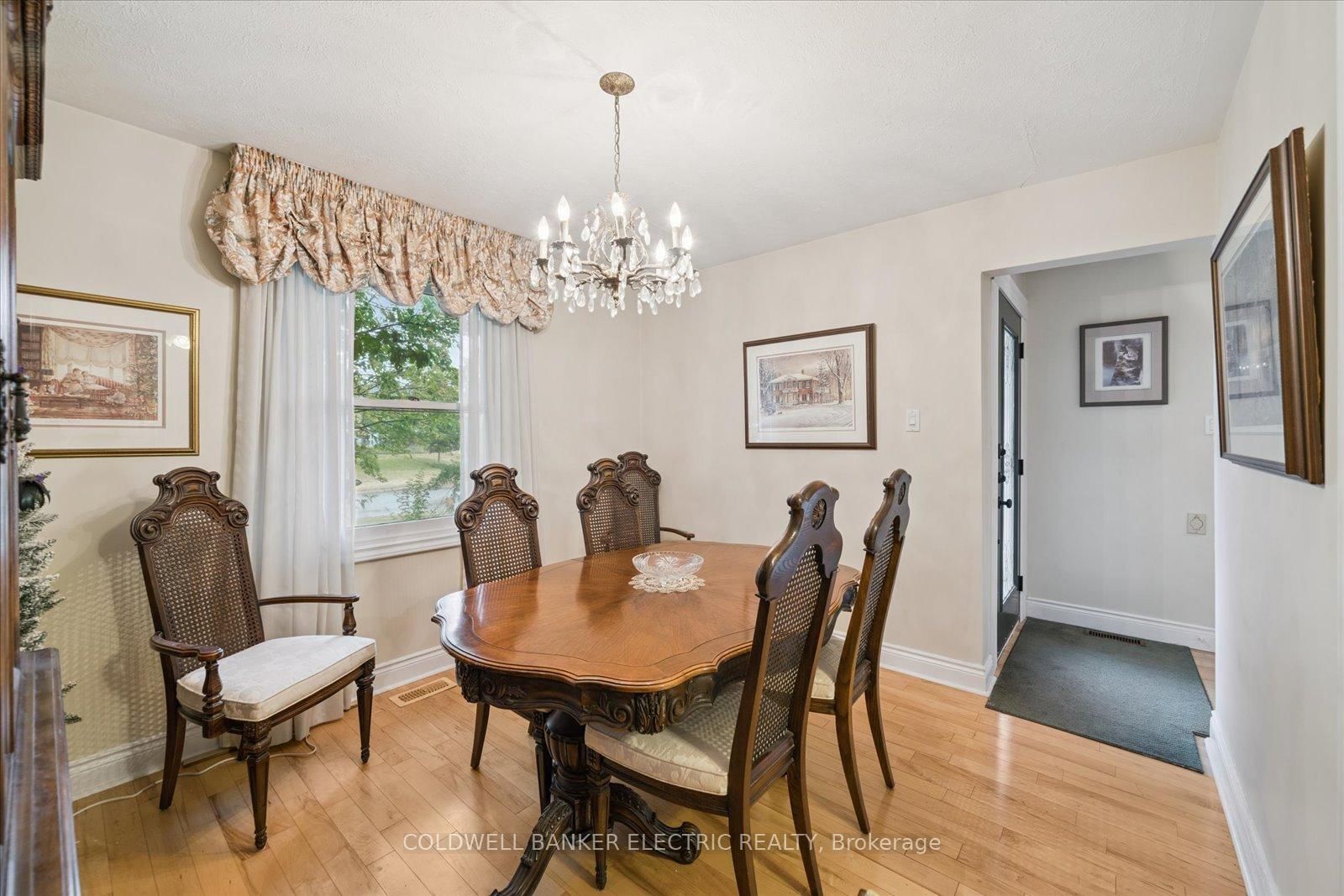 Detached House for sale at 11 Bayleaf Court, Peterborough, Ontario, K9K 1A2 - Monaghan Ward 2 - MLS: X12940252