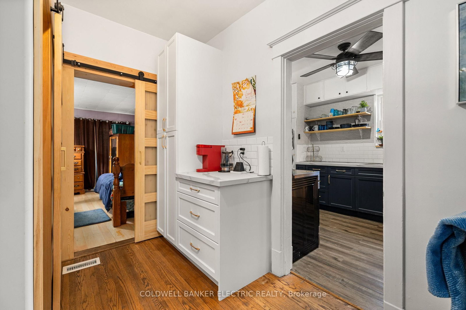 Detached House for sale at 112 Lansdowne Street, Peterborough, Ontario, K9J 1Y1 - Town Ward 3 - MLS: X12940304