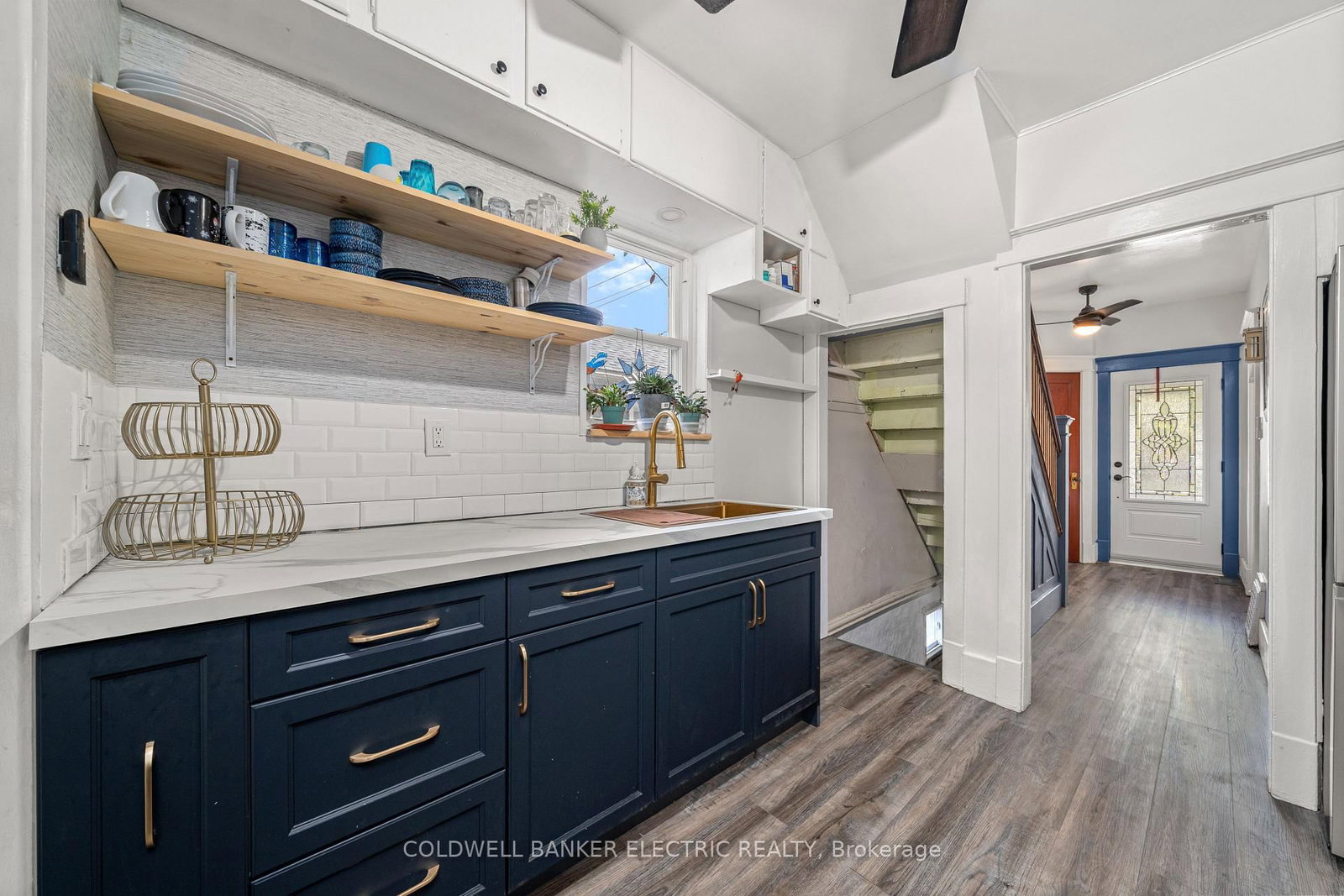 Detached House for sale at 112 Lansdowne Street, Peterborough, Ontario, K9J 1Y1 - Town Ward 3 - MLS: X12940304