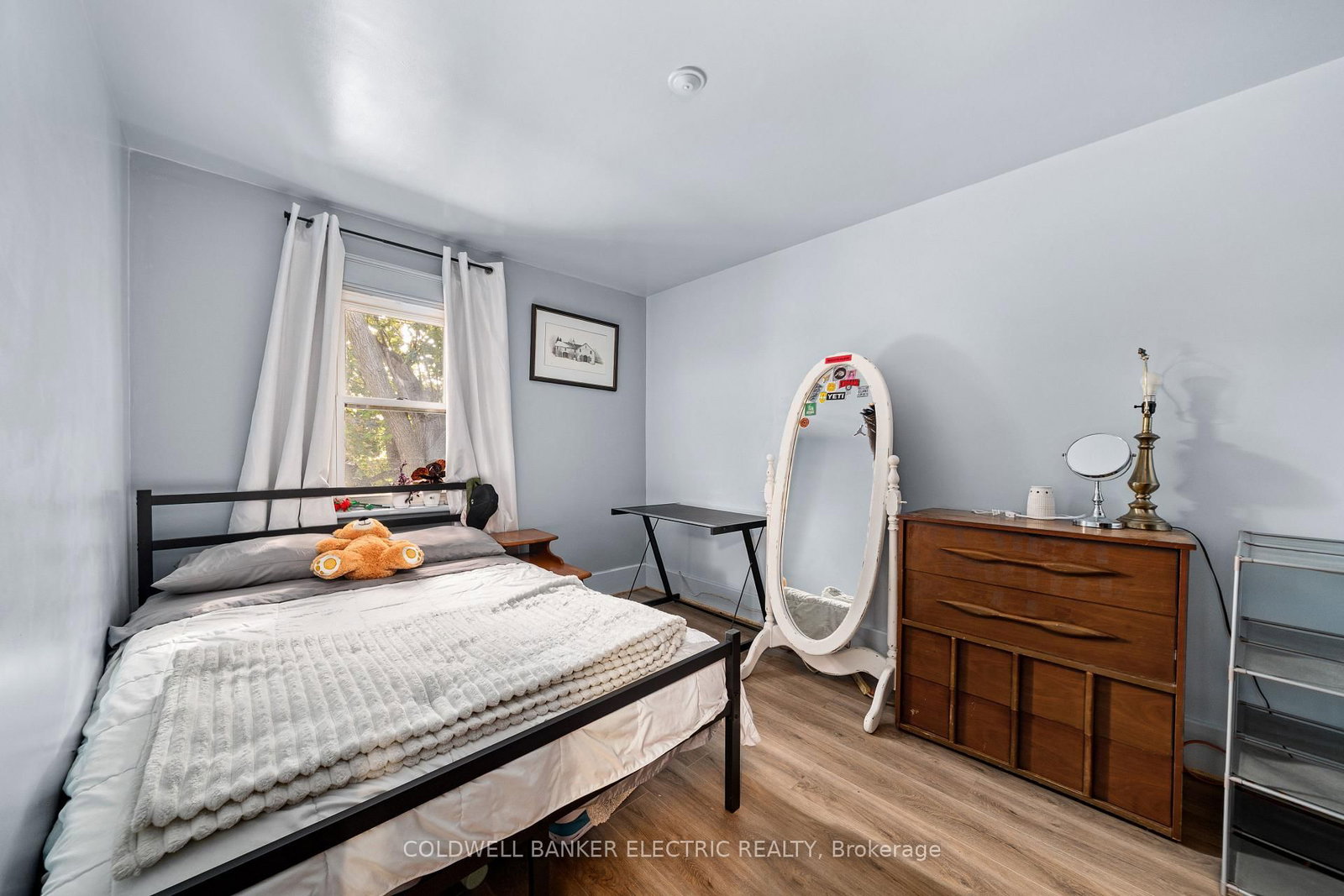 Detached House for sale at 112 Lansdowne Street, Peterborough, Ontario, K9J 1Y1 - Town Ward 3 - MLS: X12940304