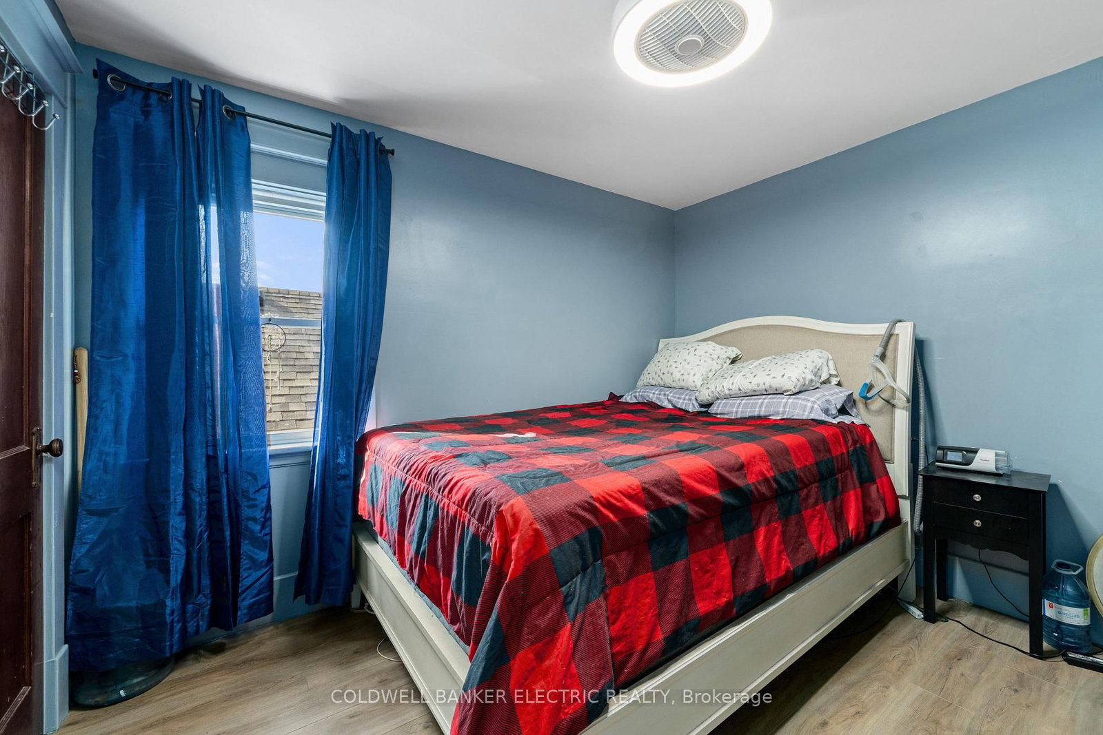 Detached House for sale at 112 Lansdowne Street, Peterborough, Ontario, K9J 1Y1 - Town Ward 3 - MLS: X12940304