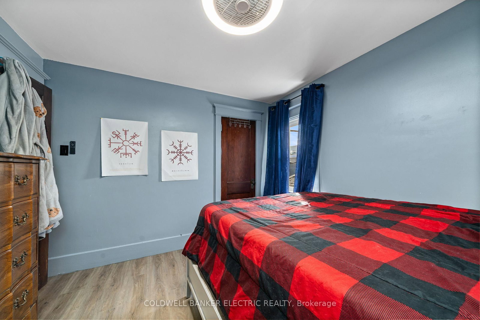 Detached House for sale at 112 Lansdowne Street, Peterborough, Ontario, K9J 1Y1 - Town Ward 3 - MLS: X12940304