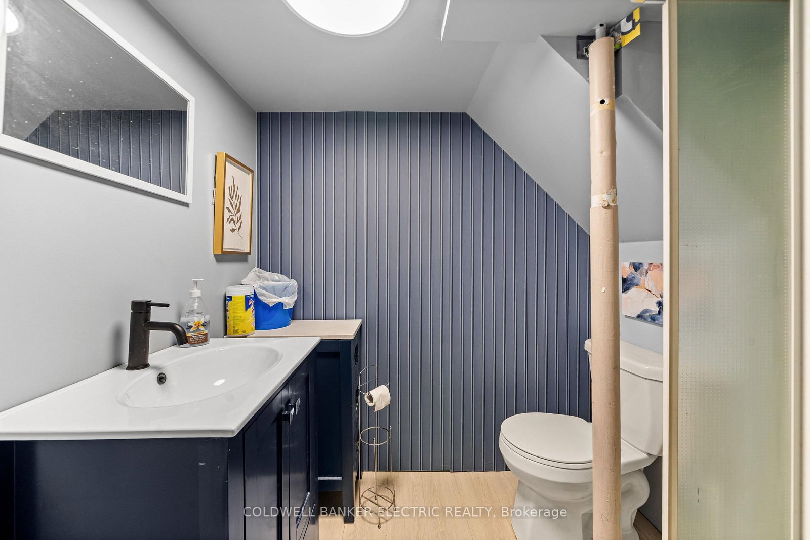 Detached House for sale at 112 Lansdowne Street, Peterborough, Ontario, K9J 1Y1 - Town Ward 3 - MLS: X12940304