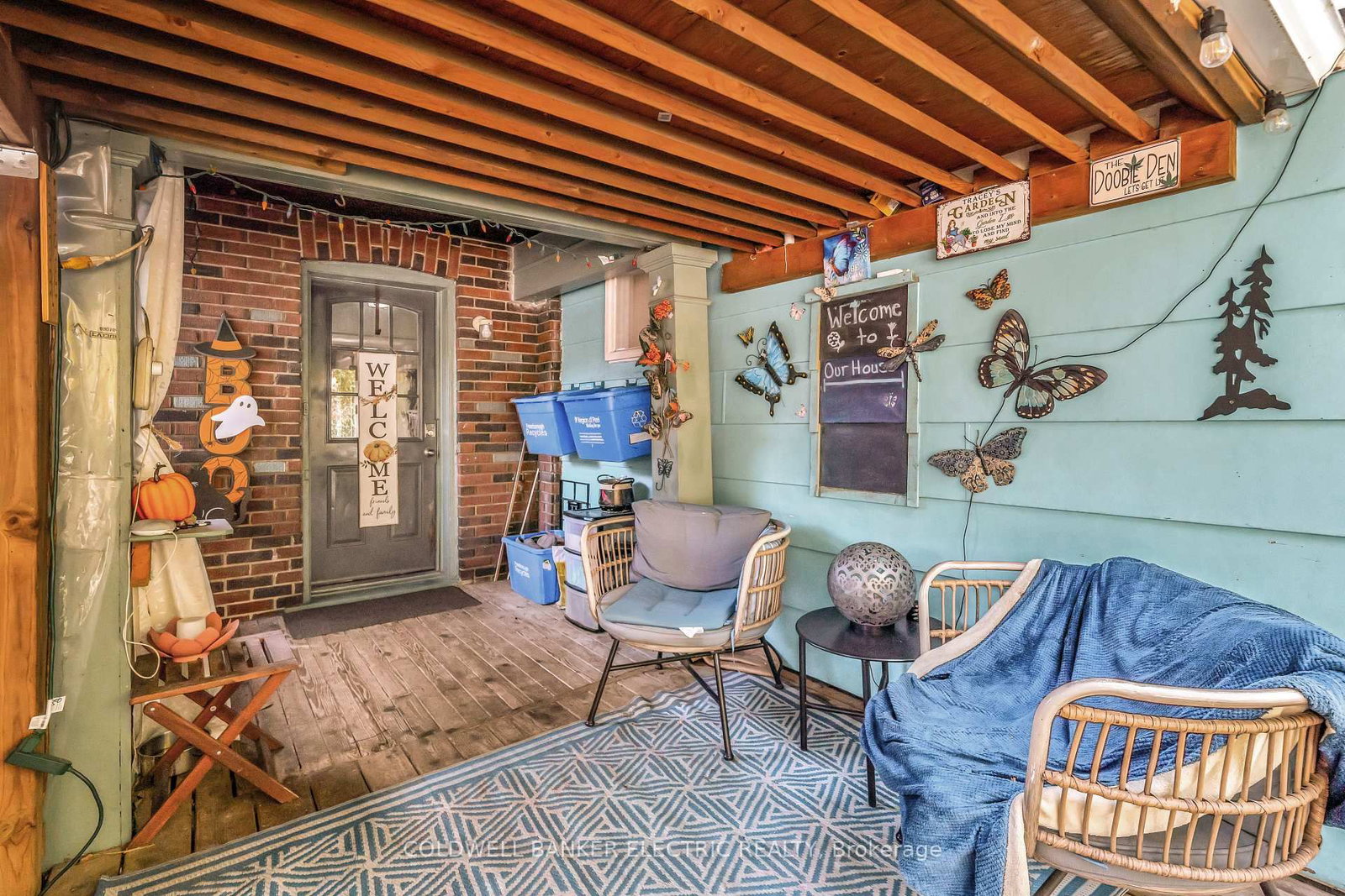 Detached House for sale at 112 Lansdowne Street, Peterborough, Ontario, K9J 1Y1 - Town Ward 3 - MLS: X12940304