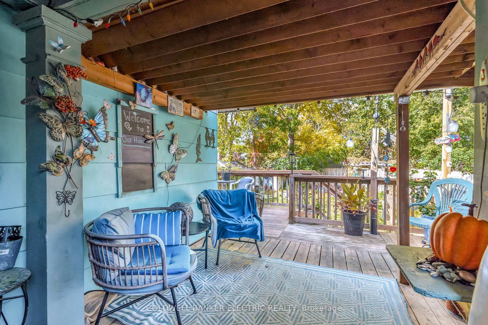 Detached House for sale at 112 Lansdowne Street, Peterborough, Ontario, K9J 1Y1 - Town Ward 3 - MLS: X12940304