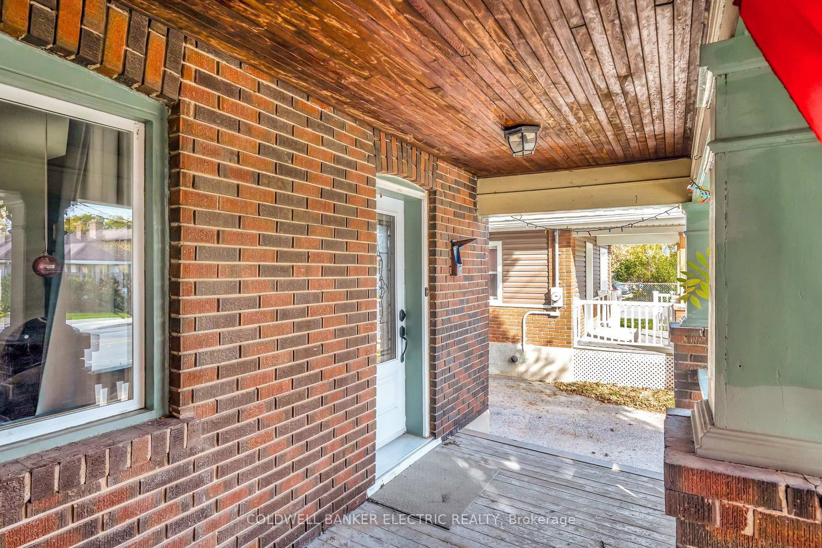 Detached House for sale at 112 Lansdowne Street, Peterborough, Ontario, K9J 1Y1 - Town Ward 3 - MLS: X12940304