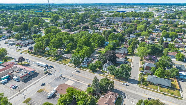 816 Colborne Street E