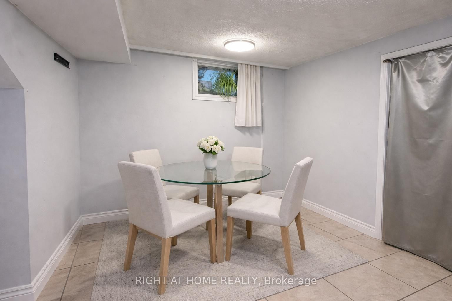 67 Brentwood Drive, Unit Lower - Photo 3