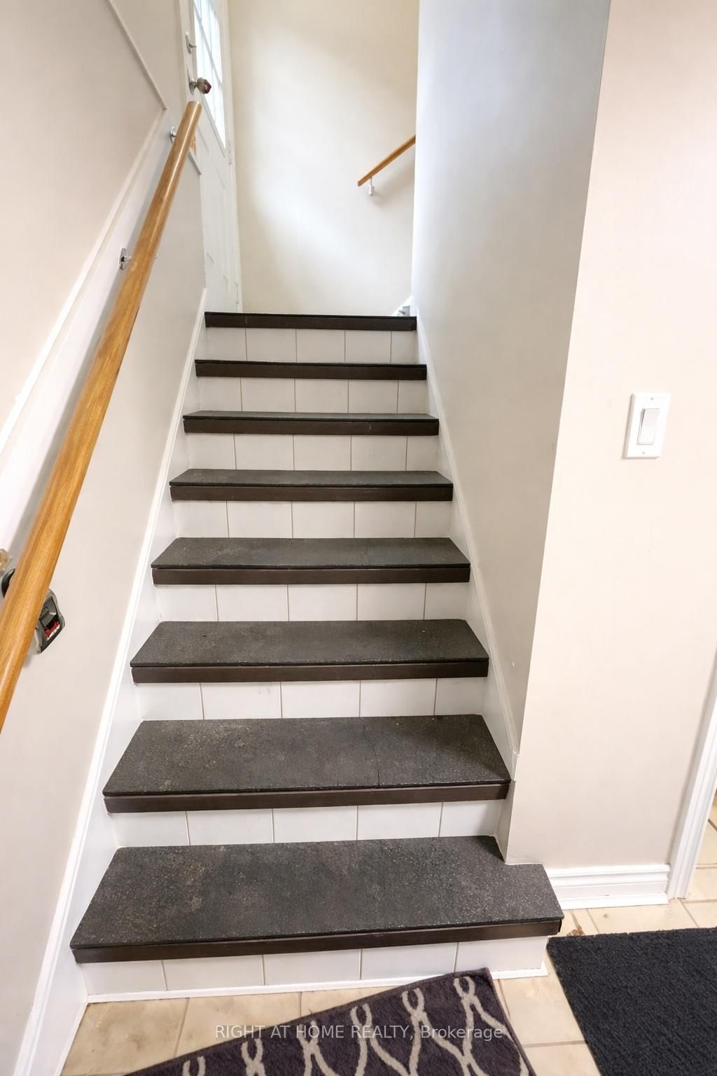 67 Brentwood Drive, Unit Lower - Photo 8