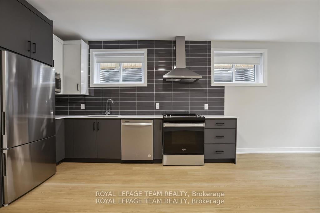 47 GROSVENOR Avenue, Unit 1