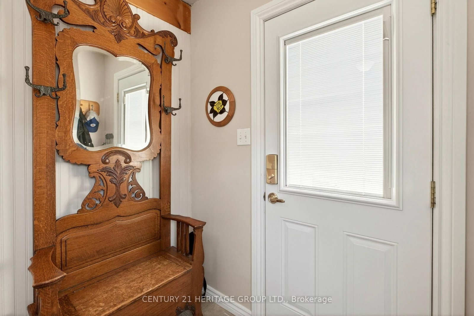 Detached House for sale at 944 Garth Street, Hamilton, Ontario, L9C 4L2 - Gilbert - MLS: X12940764