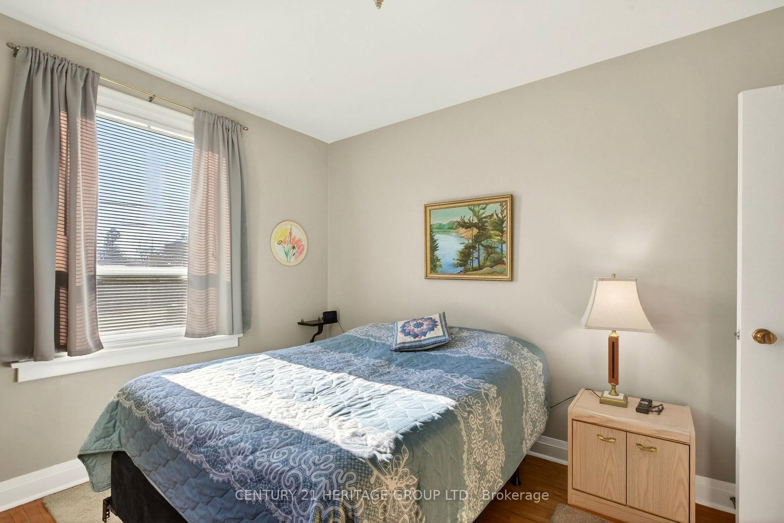 Detached House for sale at 944 Garth Street, Hamilton, Ontario, L9C 4L2 - Gilbert - MLS: X12940764