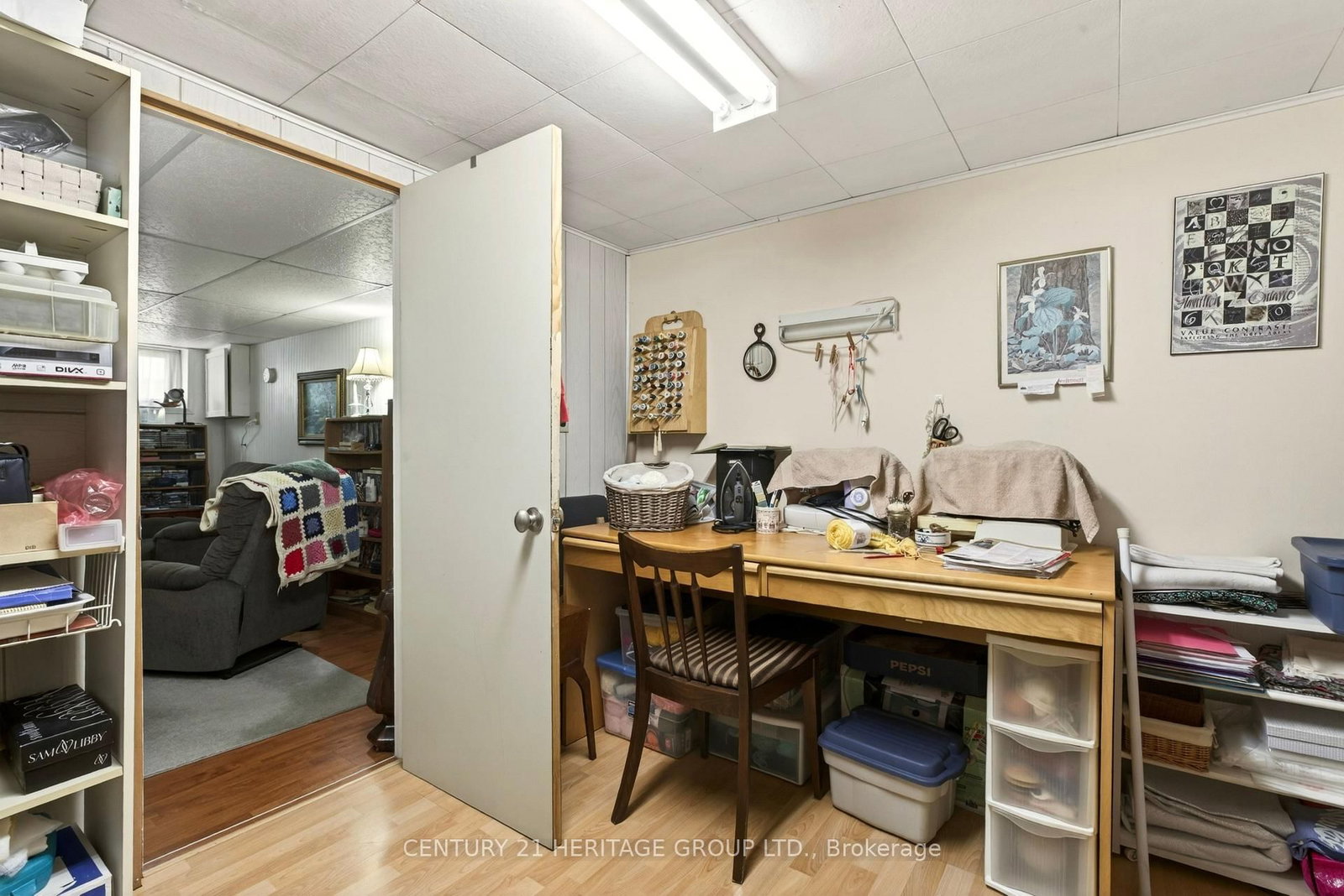 Detached House for sale at 944 Garth Street, Hamilton, Ontario, L9C 4L2 - Gilbert - MLS: X12940764