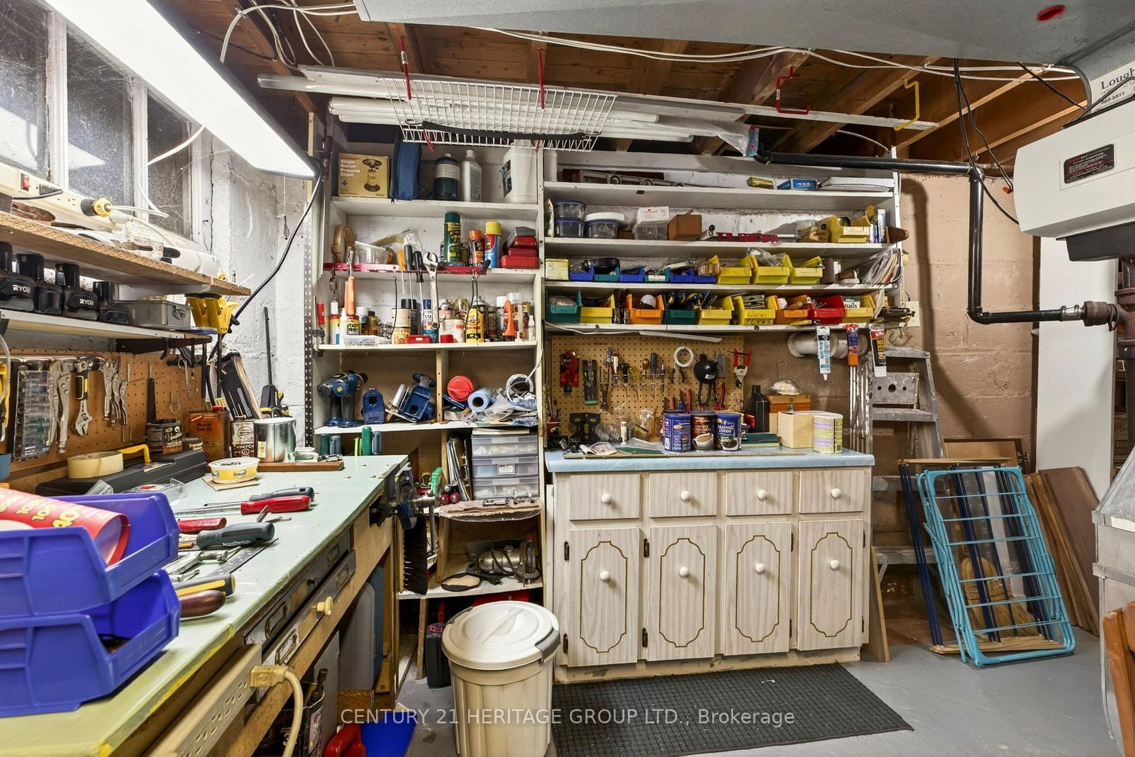 Detached House for sale at 944 Garth Street, Hamilton, Ontario, L9C 4L2 - Gilbert - MLS: X12940764