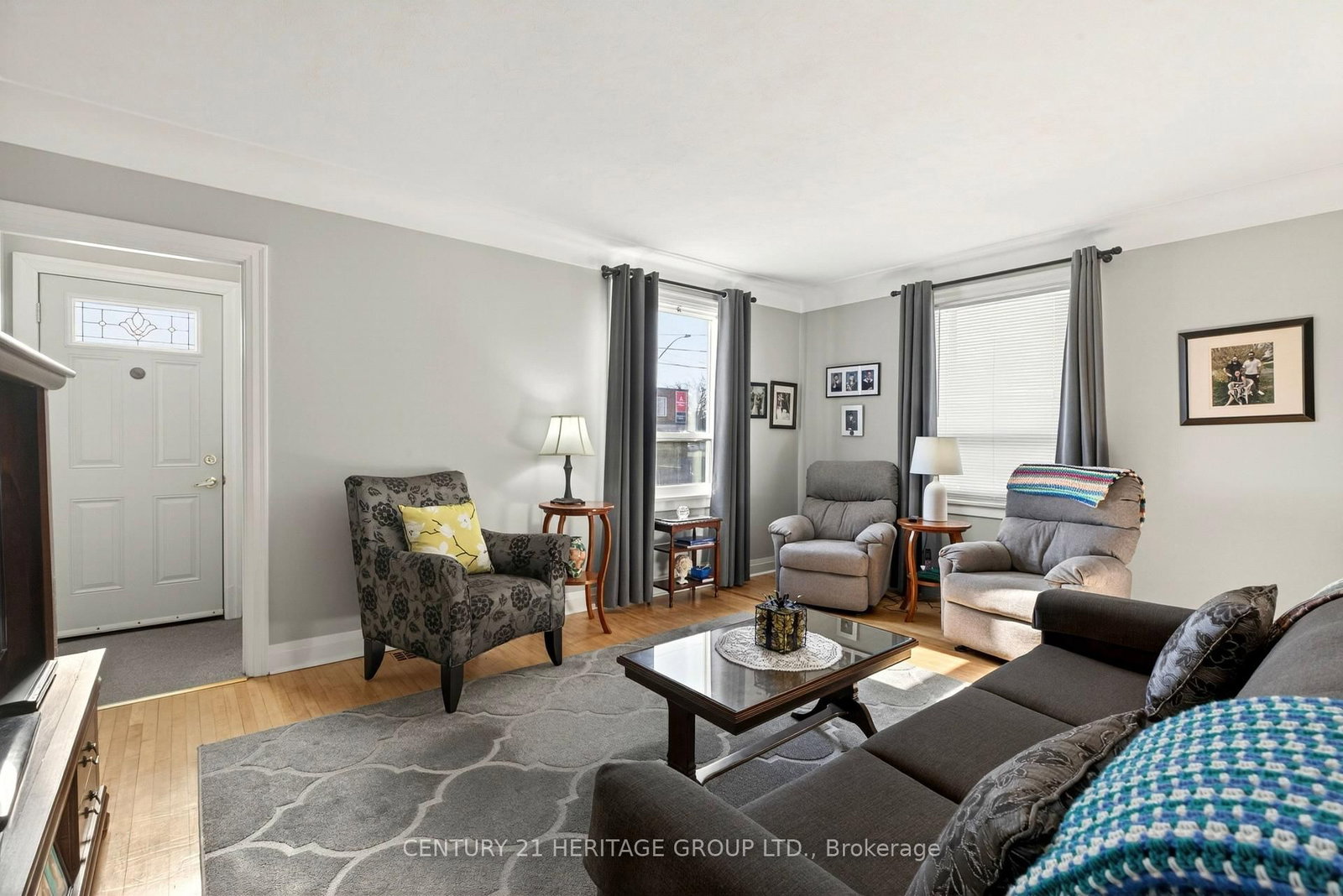 Detached House for sale at 944 Garth Street, Hamilton, Ontario, L9C 4L2 - Gilbert - MLS: X12940764