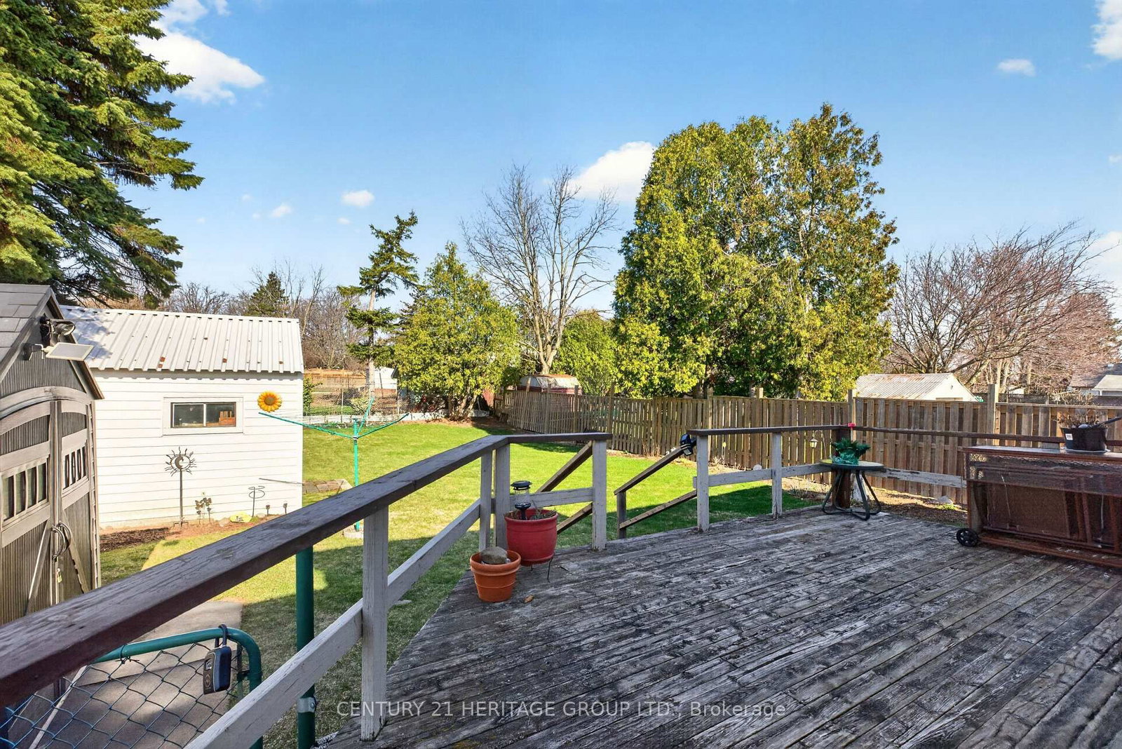 Detached House for sale at 944 Garth Street, Hamilton, Ontario, L9C 4L2 - Gilbert - MLS: X12940764