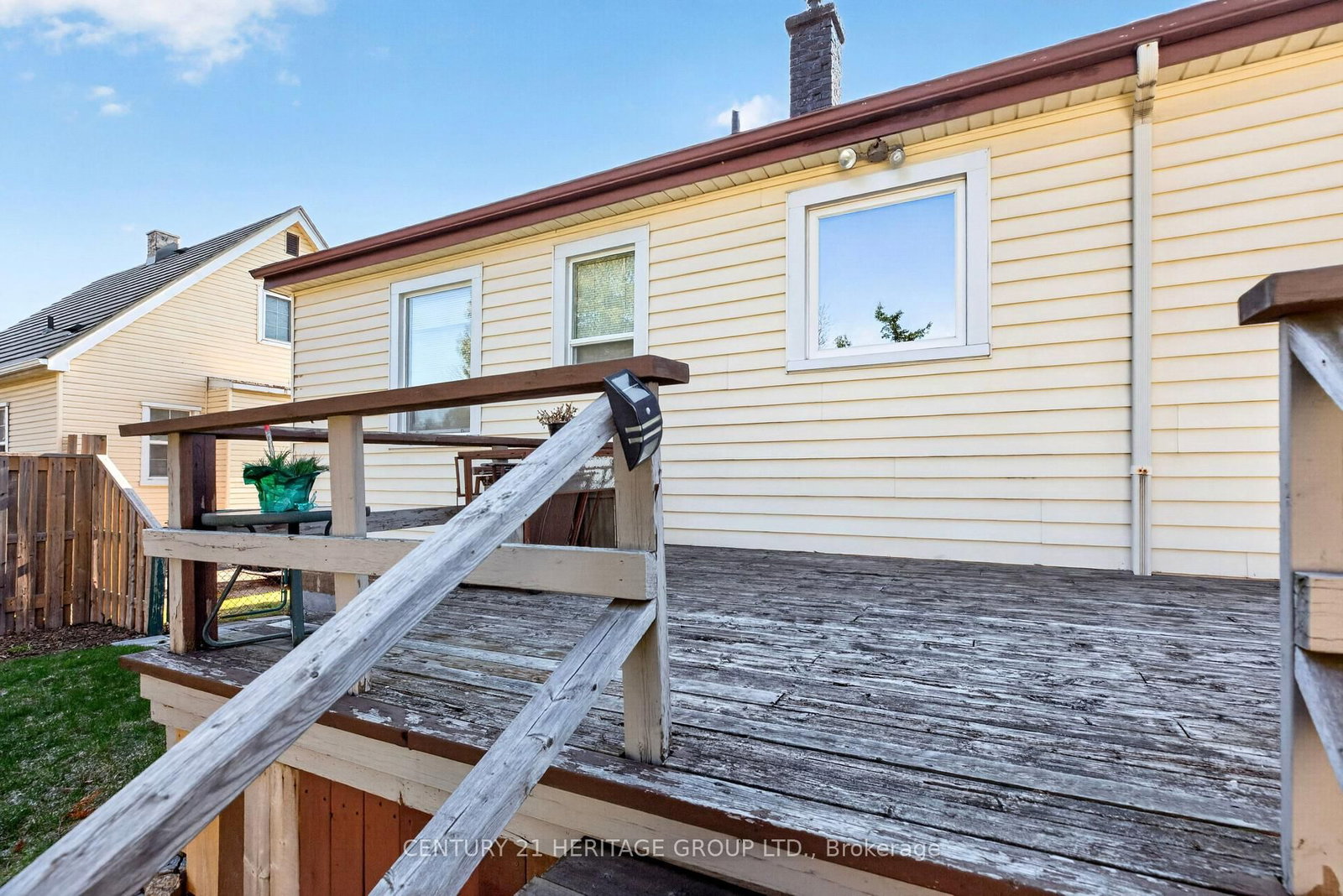 Detached House for sale at 944 Garth Street, Hamilton, Ontario, L9C 4L2 - Gilbert - MLS: X12940764