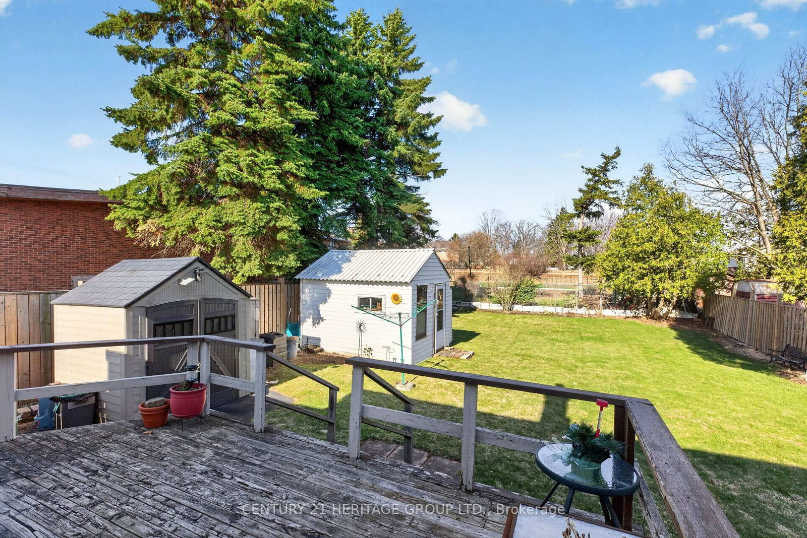 Detached House for sale at 944 Garth Street, Hamilton, Ontario, L9C 4L2 - Gilbert - MLS: X12940764