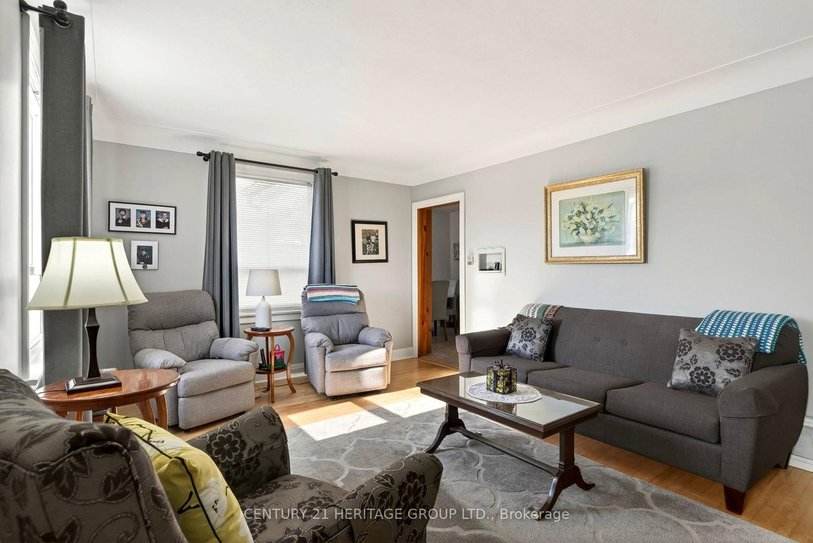 Detached House for sale at 944 Garth Street, Hamilton, Ontario, L9C 4L2 - Gilbert - MLS: X12940764