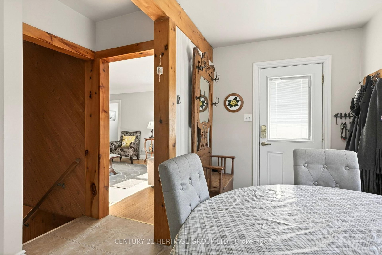 Detached House for sale at 944 Garth Street, Hamilton, Ontario, L9C 4L2 - Gilbert - MLS: X12940764