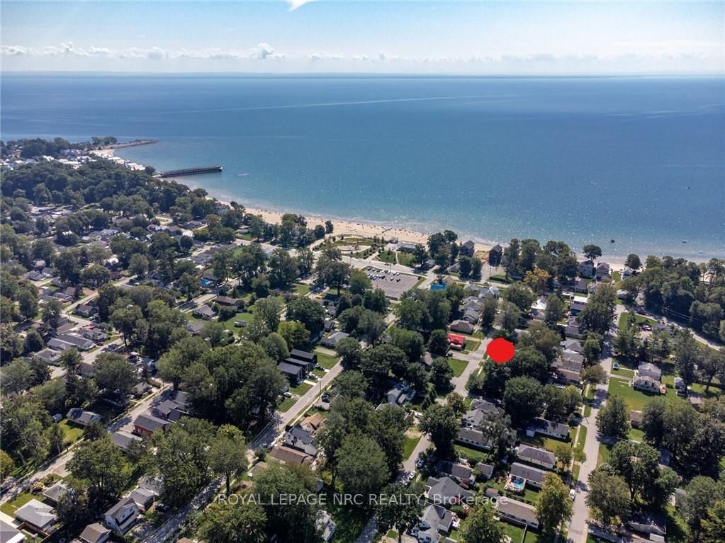Detached House for sale at 385 WESTWOOD Avenue, Fort Erie, Ontario, L0S 1B0 - Crystal Beach - MLS: X12940826