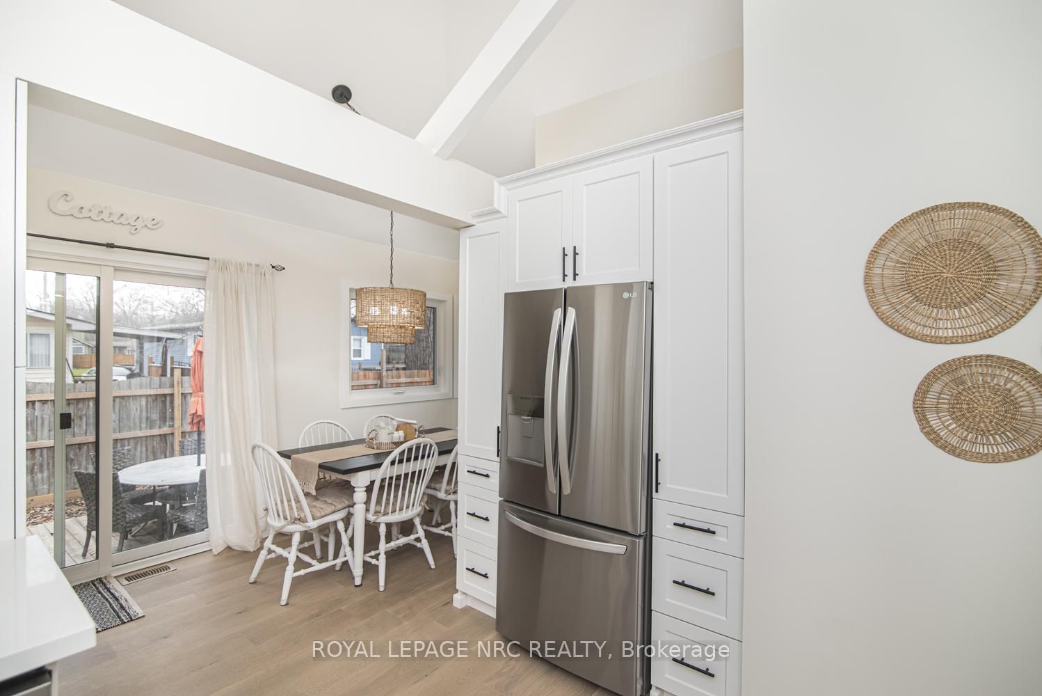 Detached House for sale at 385 WESTWOOD Avenue, Fort Erie, Ontario, L0S 1B0 - Crystal Beach - MLS: X12940826