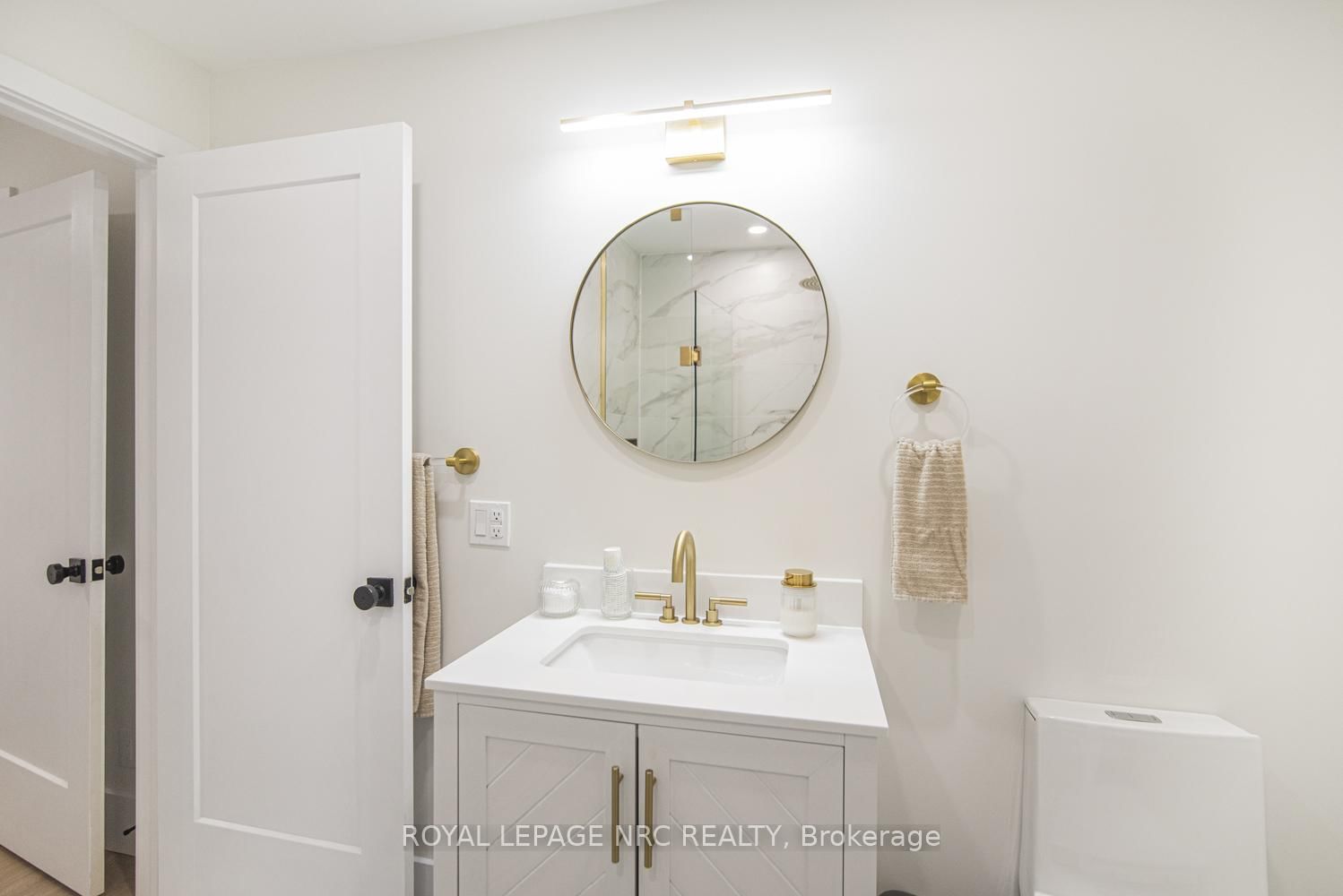 Detached House for sale at 385 WESTWOOD Avenue, Fort Erie, Ontario, L0S 1B0 - Crystal Beach - MLS: X12940826