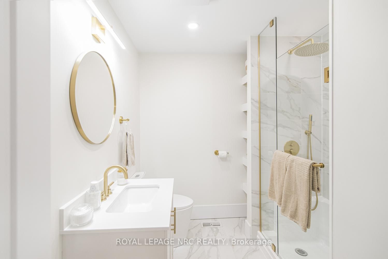 Detached House for sale at 385 WESTWOOD Avenue, Fort Erie, Ontario, L0S 1B0 - Crystal Beach - MLS: X12940826