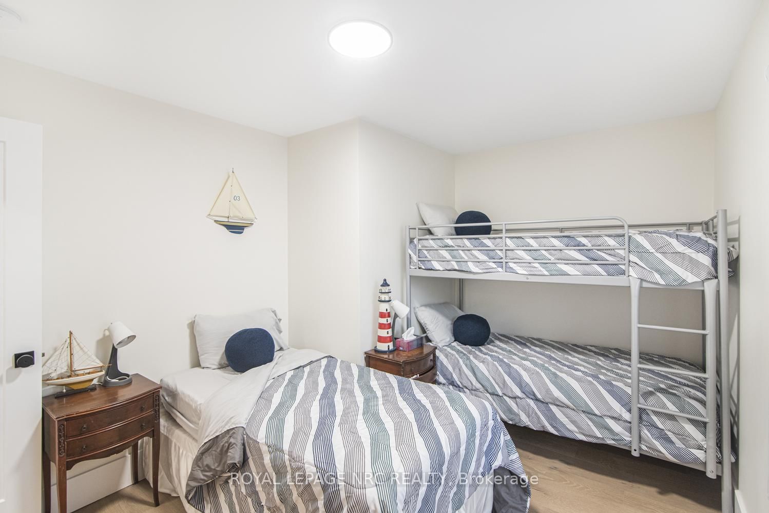 Detached House for sale at 385 WESTWOOD Avenue, Fort Erie, Ontario, L0S 1B0 - Crystal Beach - MLS: X12940826