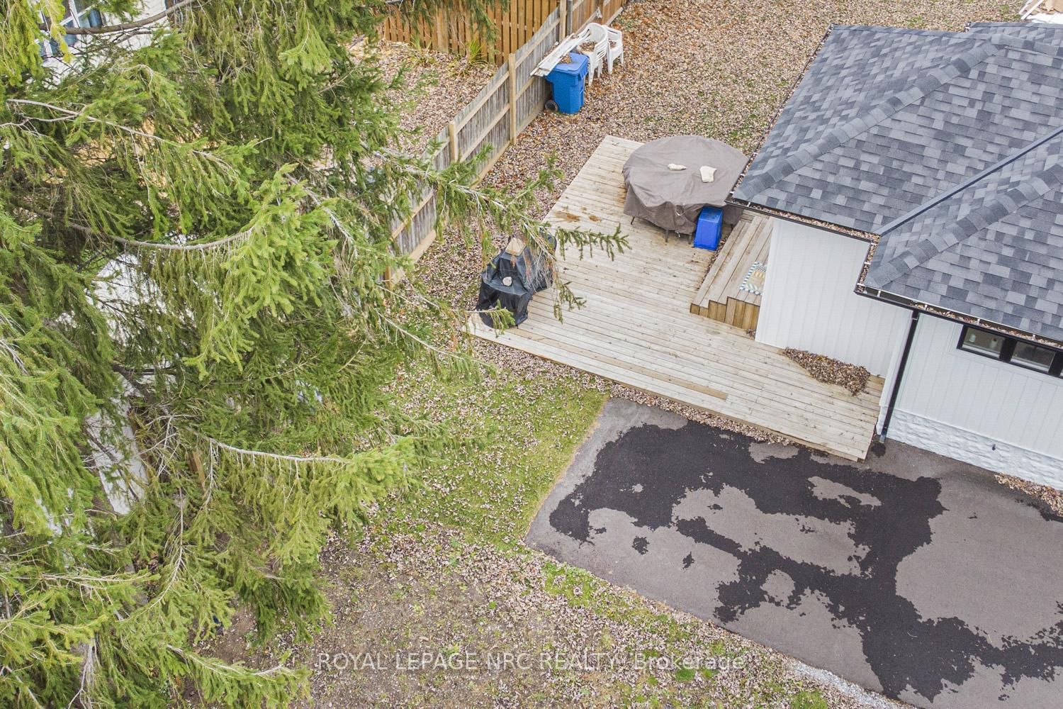 Detached House for sale at 385 WESTWOOD Avenue, Fort Erie, Ontario, L0S 1B0 - Crystal Beach - MLS: X12940826