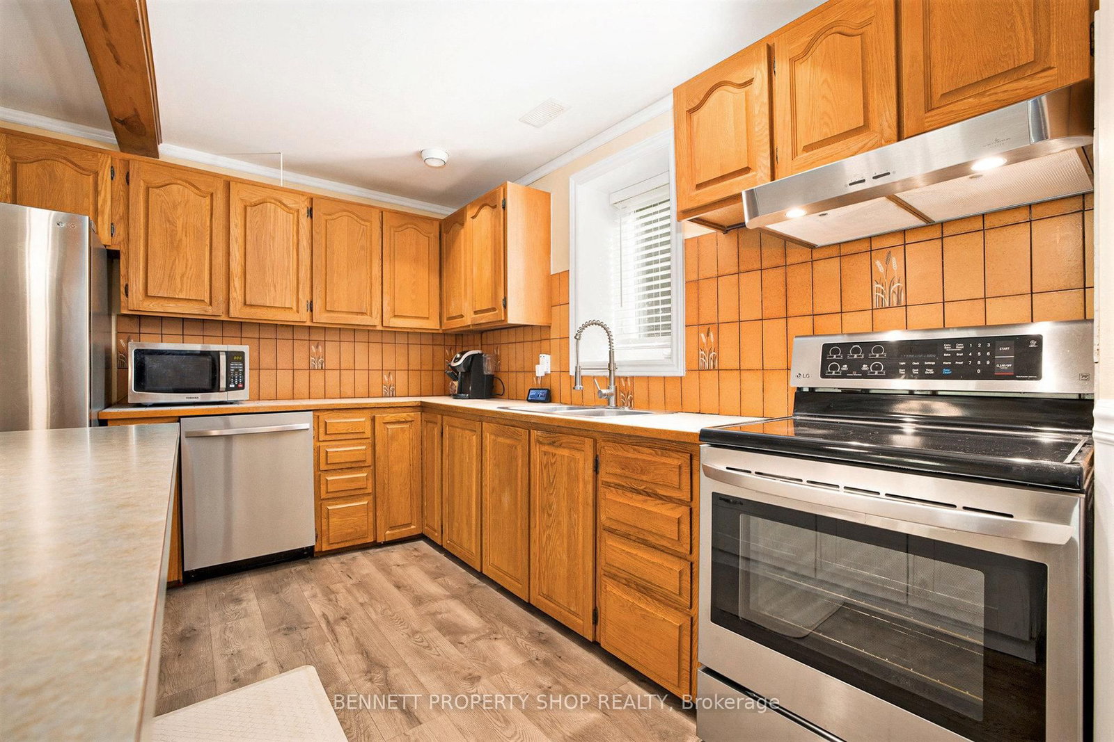 Listing Image 6