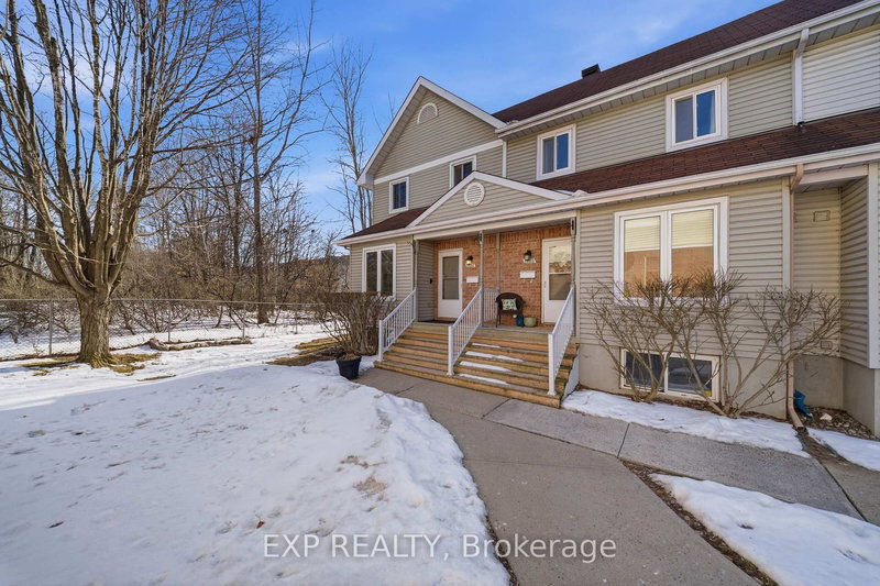 1832 LORANGER Crt, Orleans, K1C 7H6 | Image 2