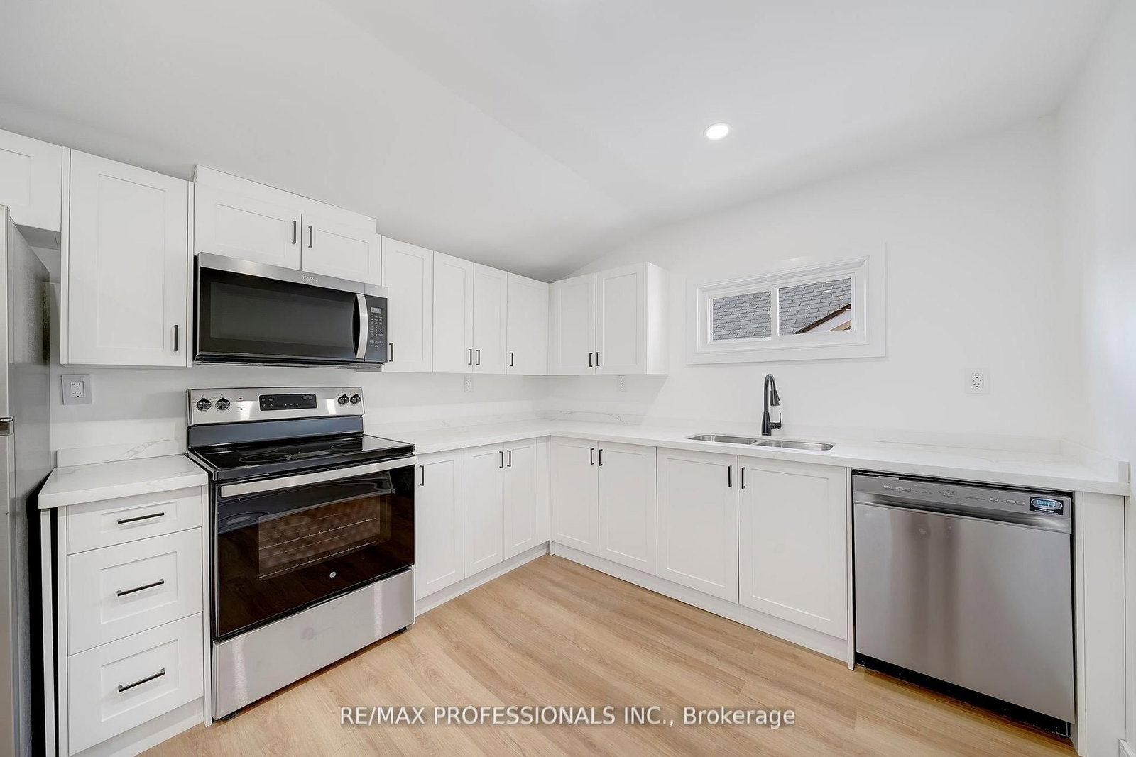 27 Oakdale Avenue - Photo 17