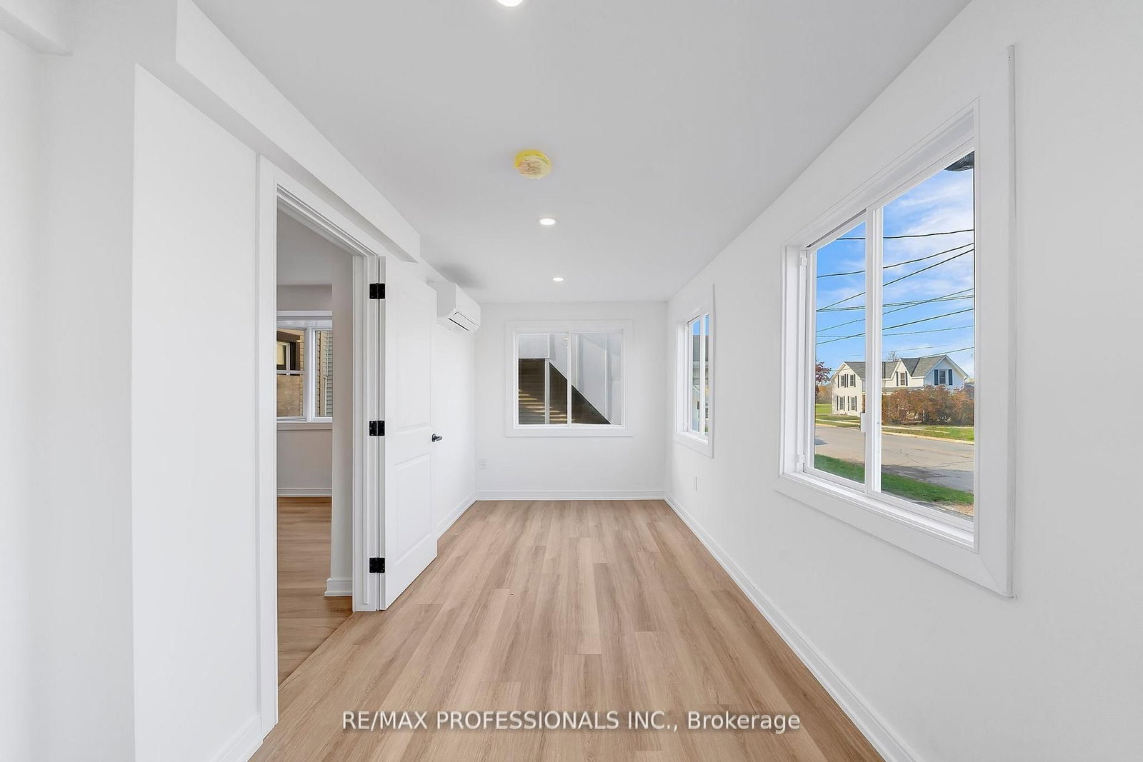 27 Oakdale Avenue - Photo 23